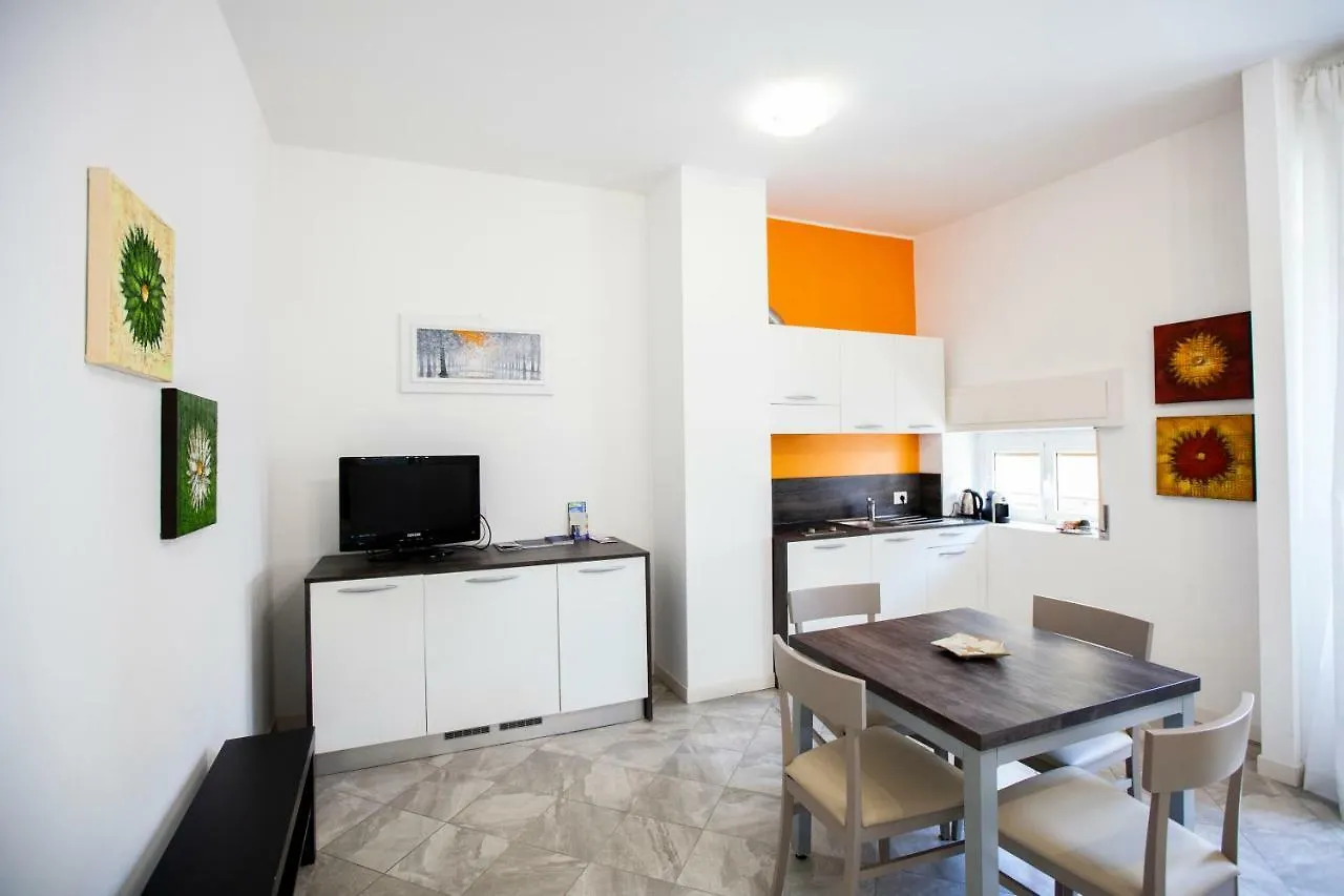 Apartment Benzi Appartamenti Como Italy